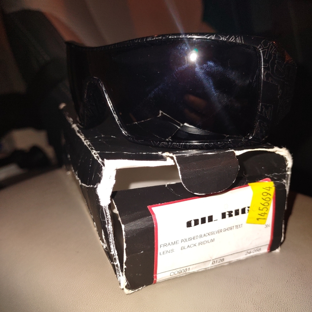 Oakley Oil-rig polarized sunglasses